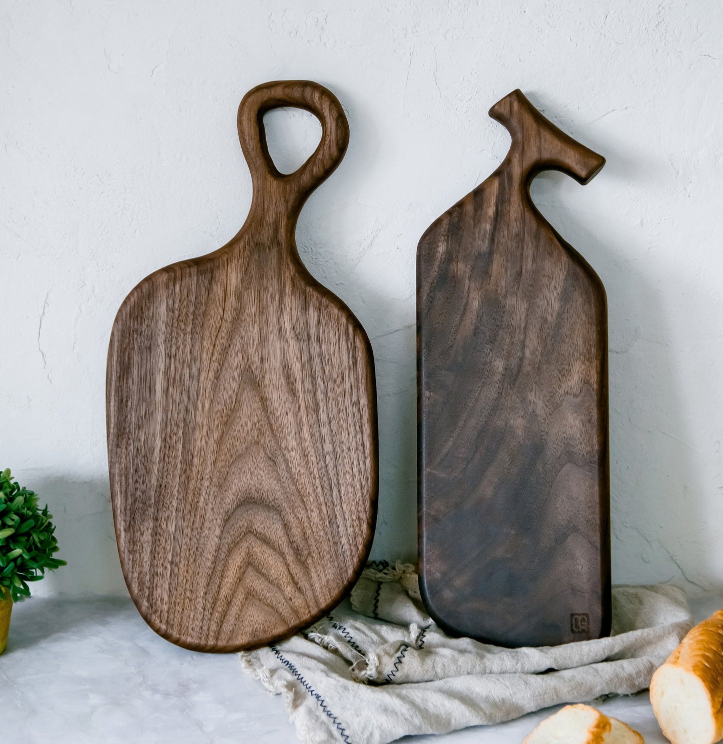 Black Walnut Chopping Board - Whole Wood Breadboard